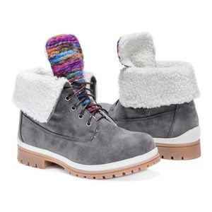 MUK LUKS Women's Megan Boot - Size: 8 - NWT